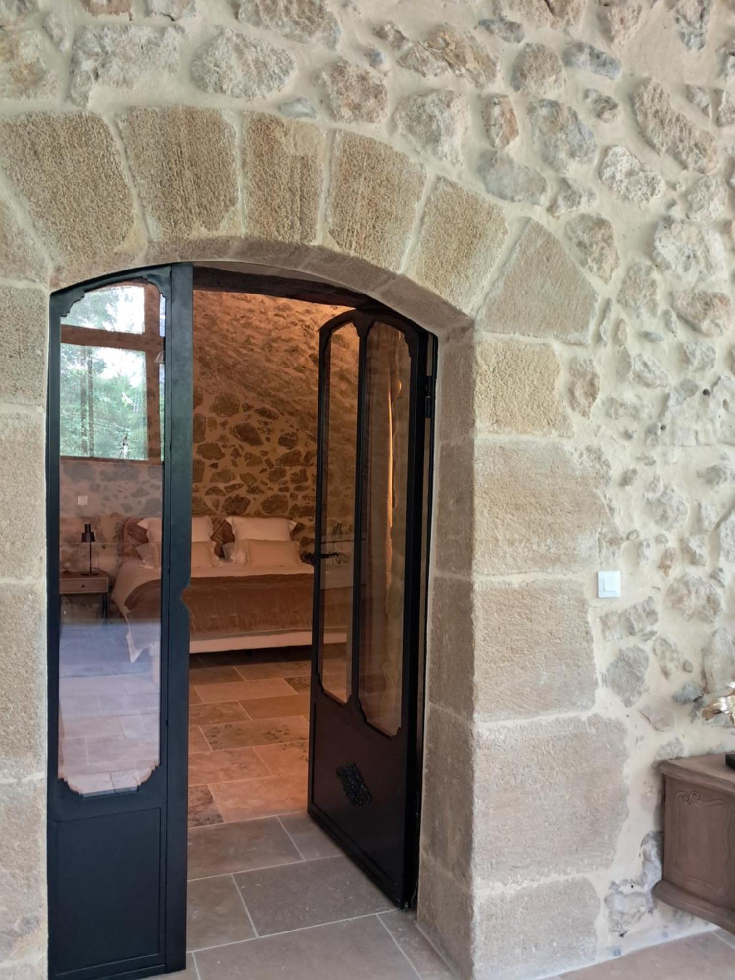 Bed and Breakfast Le Vieux Moulin à Jouques Extérieur photo